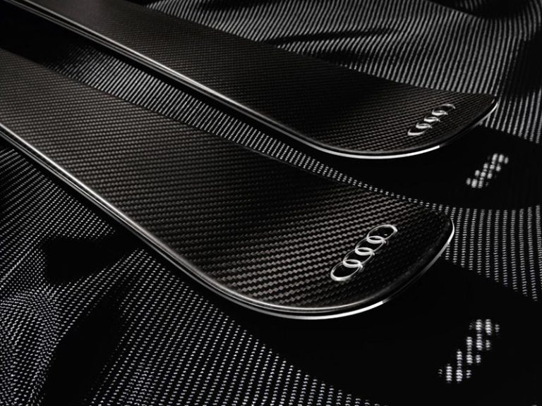 Which is better, glass fiber tube or carbon fiber tube?